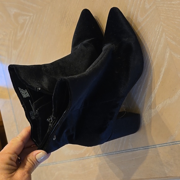 Simply Vera Vera Wang black ankle boots 8 like new - Picture 2 of 5